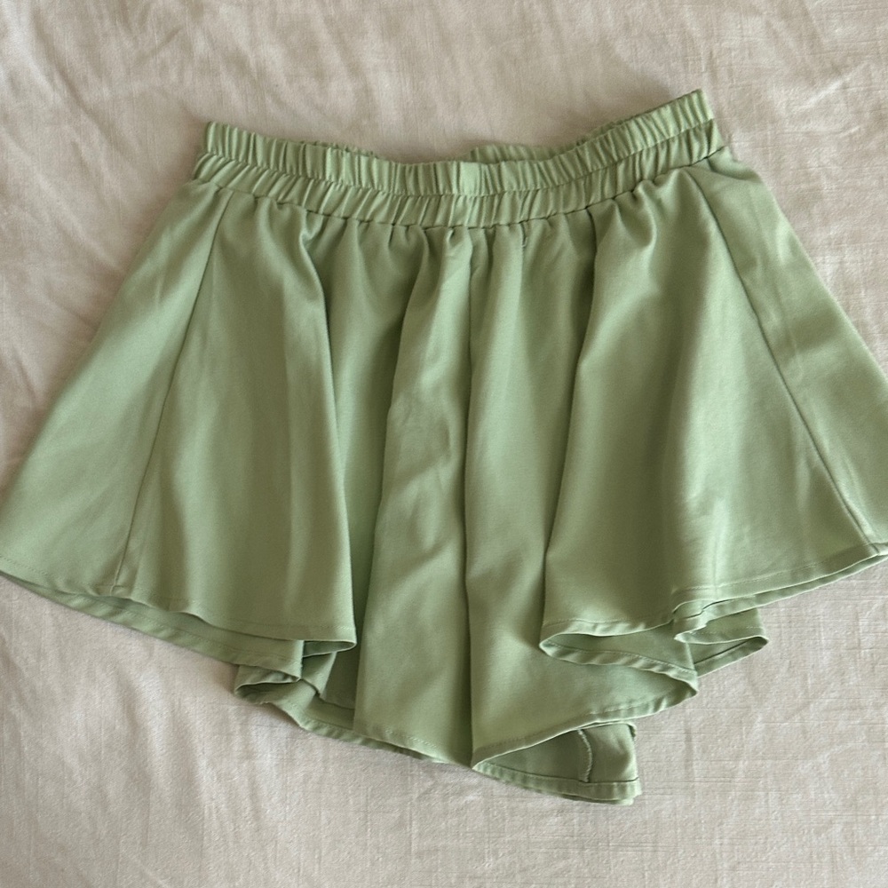 PrettyLittleThing Light Green Skorts